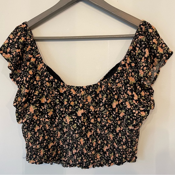 Floral American Eagle Crop Top- size Large - Picture 2 of 5